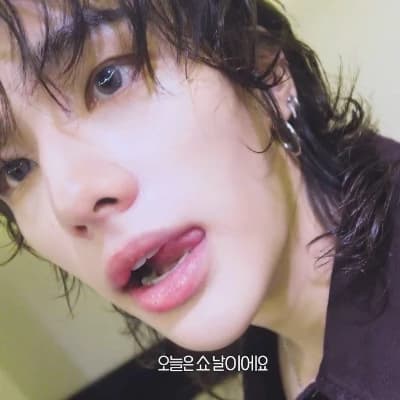 Hwang Hyunjin thumbnail