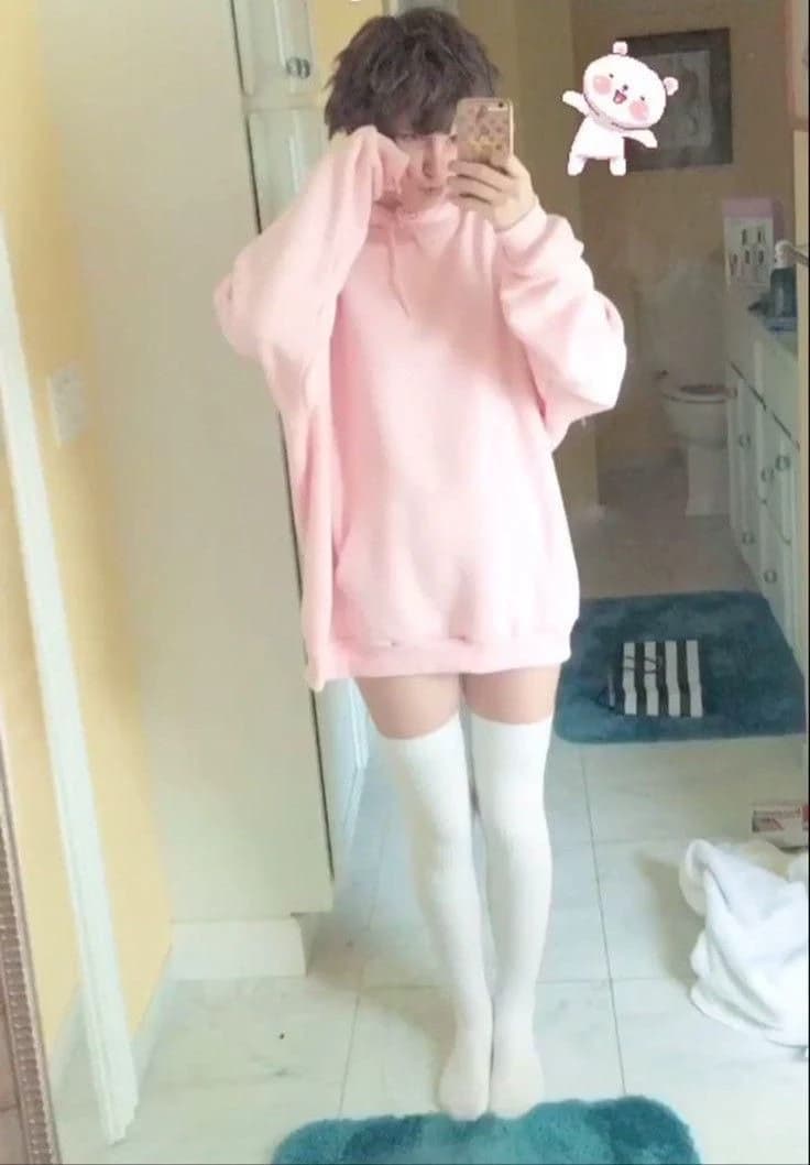 Alex (femboy) thumbnail