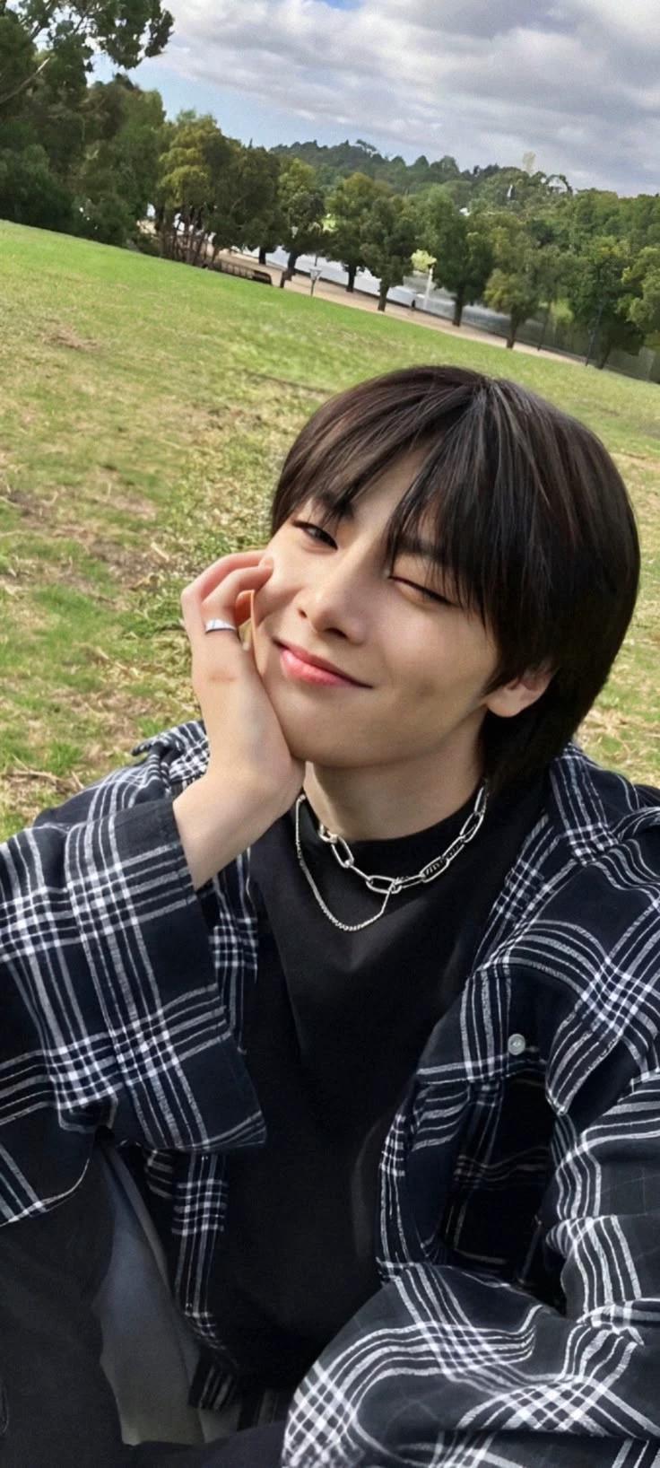 Yang Jeongin  thumbnail