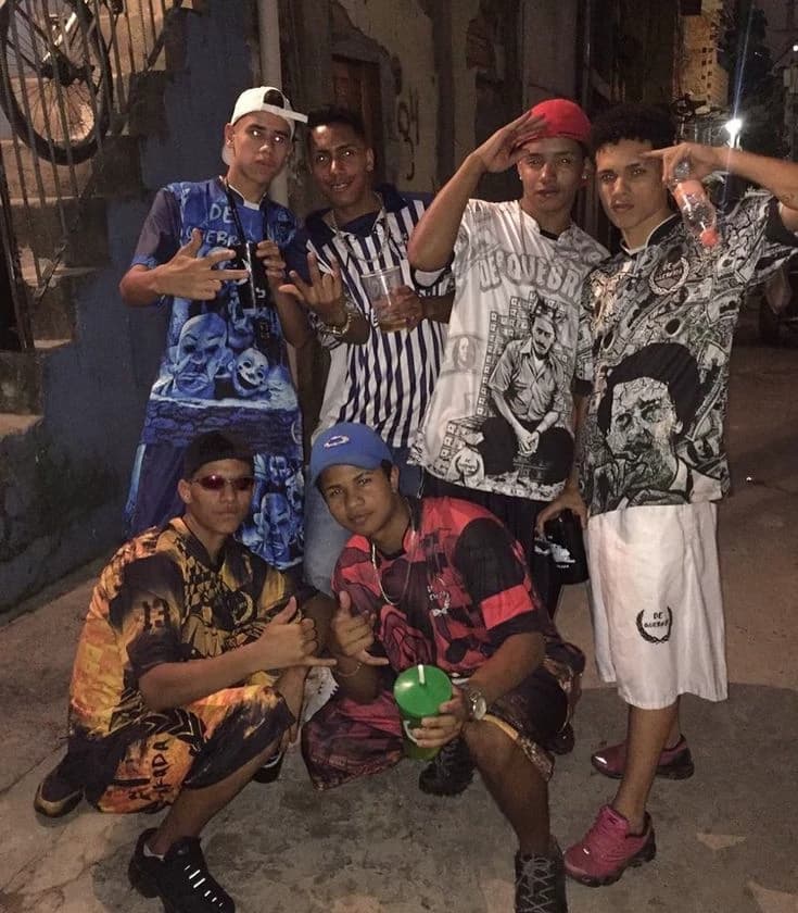 traffickers of the favela thumbnail