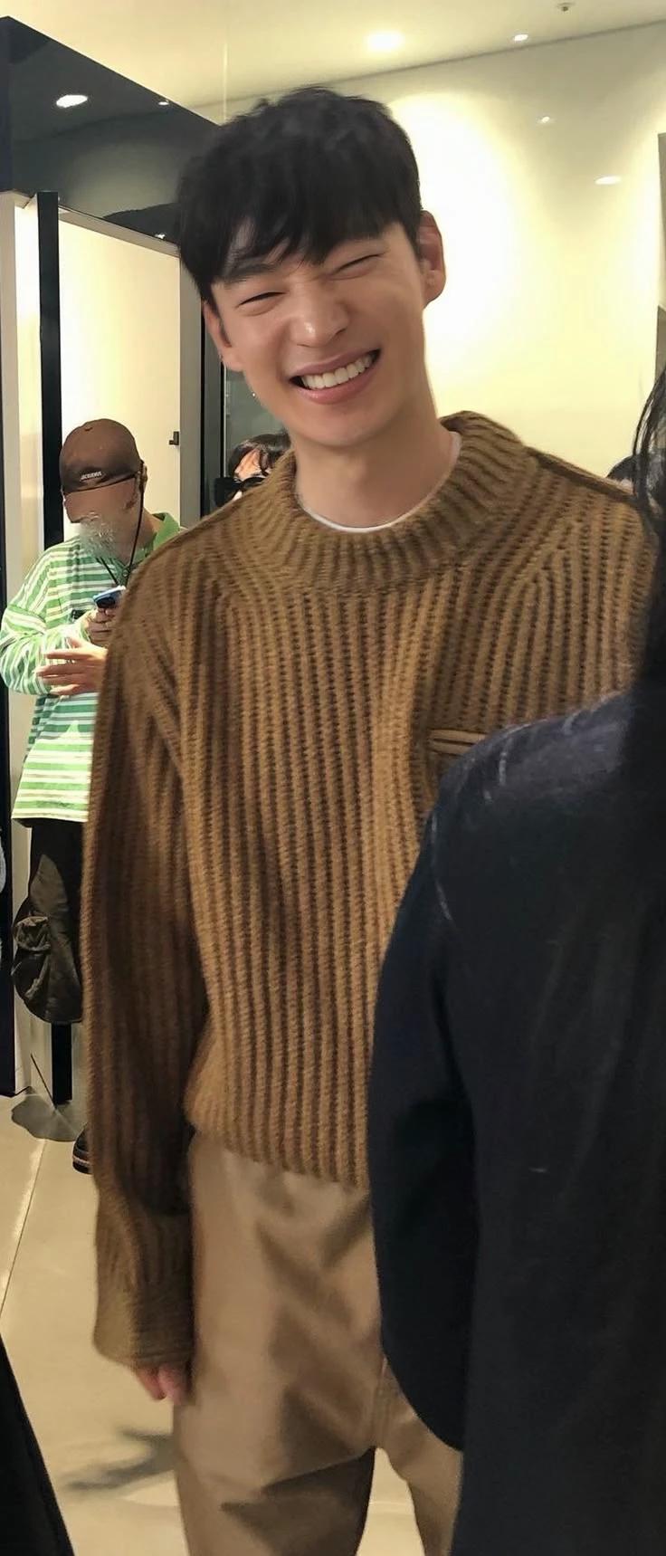 Lee Je-Hoon thumbnail
