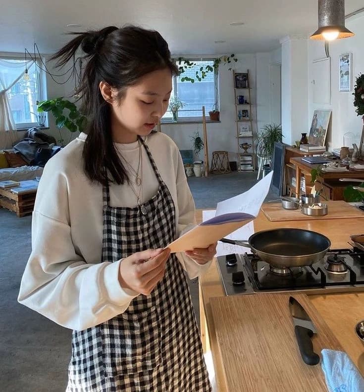 Jennie thumbnail
