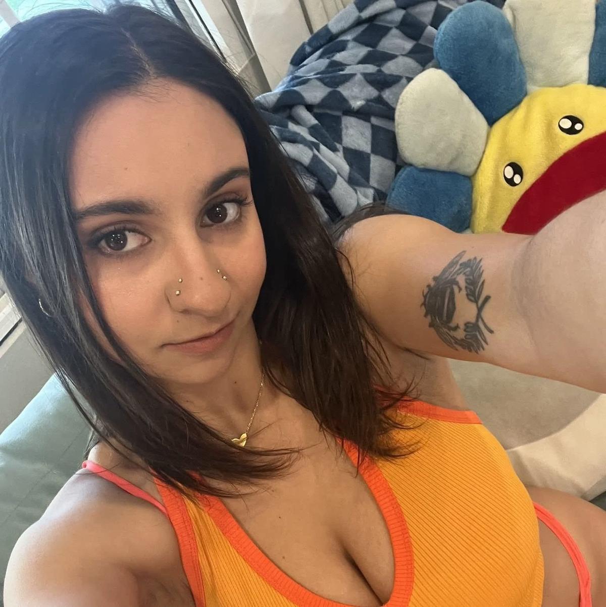 Ashley thumbnail