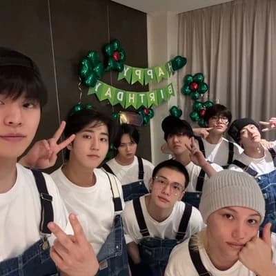 Stray kids thumbnail