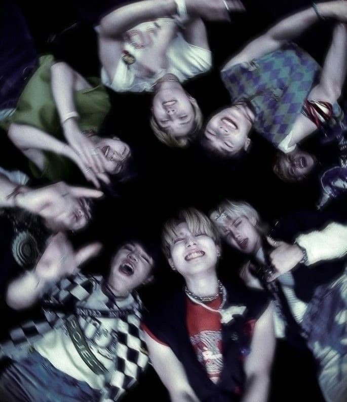 Stray kids thumbnail