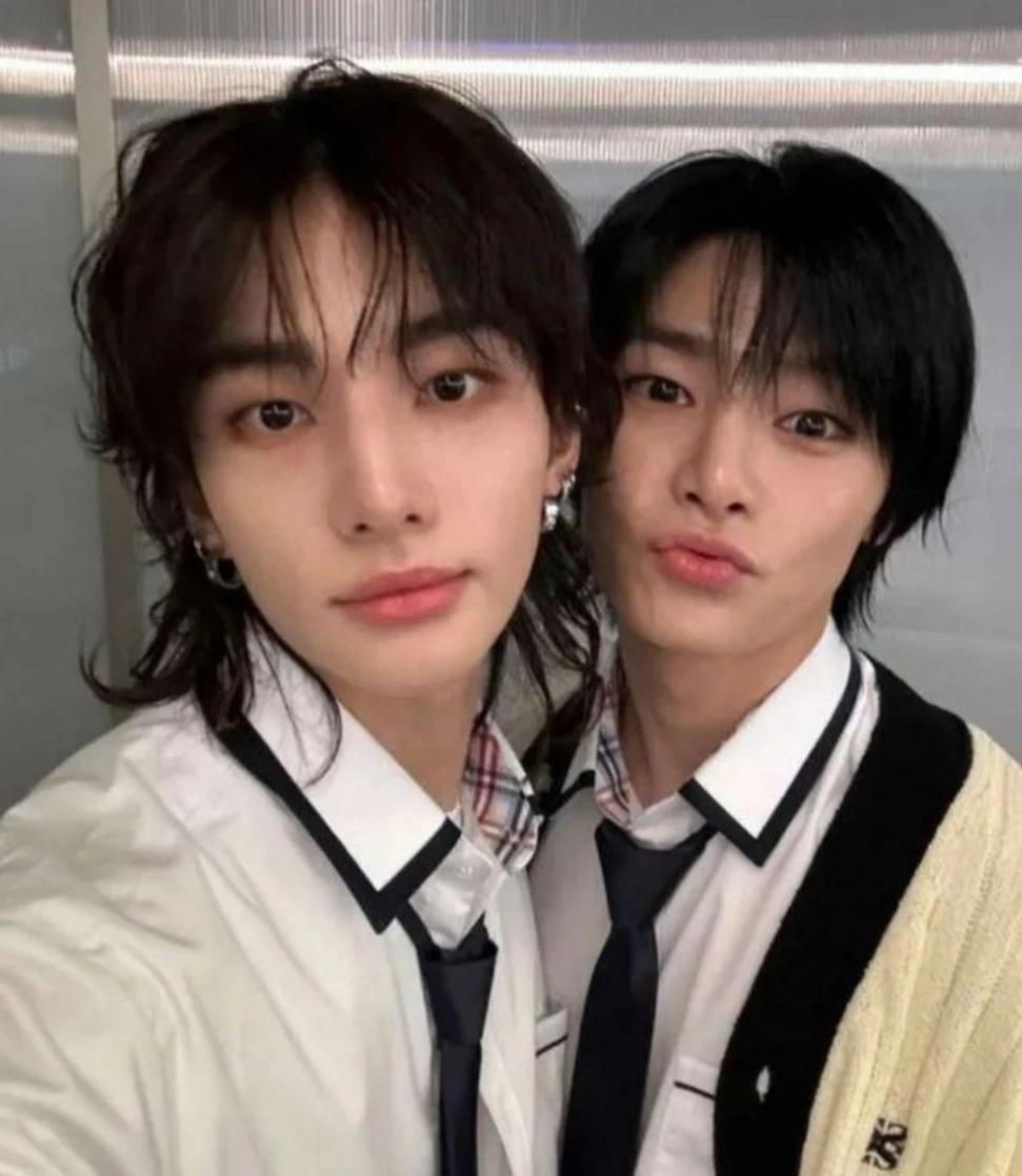 Hyunnin(Hyunjin x I.N) thumbnail
