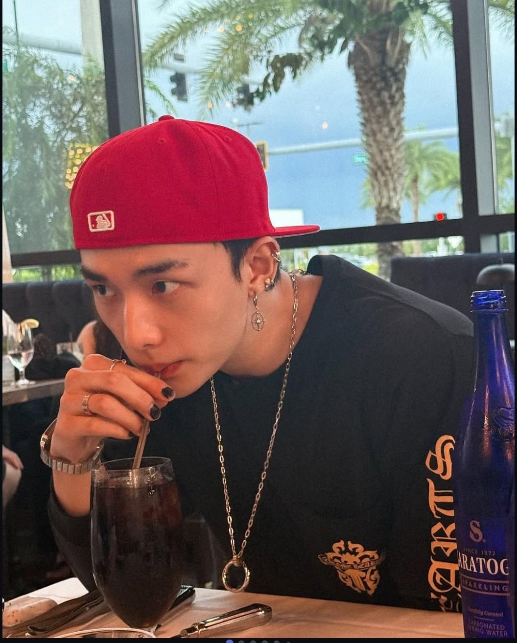 Hwang Hyunjin thumbnail