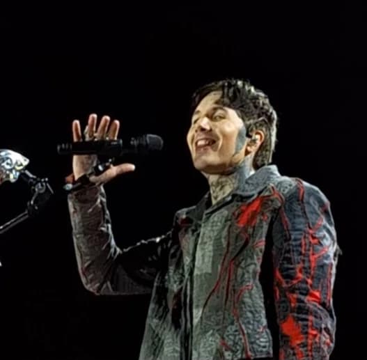 Oliver Scott Sykes thumbnail