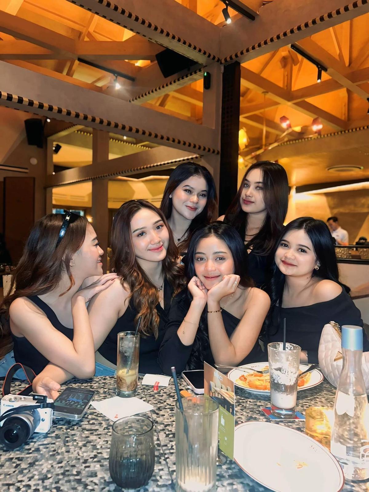 Ayu.Maya.Tiara.Alika.Risa.Nara.Kirana.Bu Ratna thumbnail