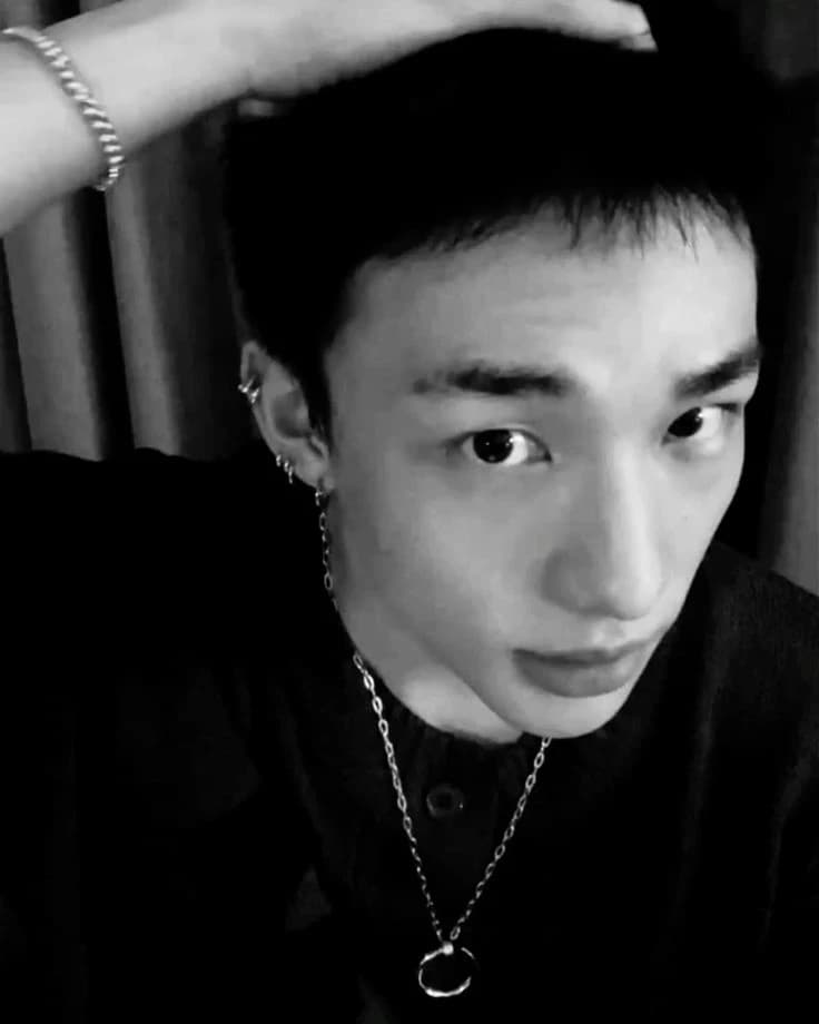Hwang Hyunjin thumbnail