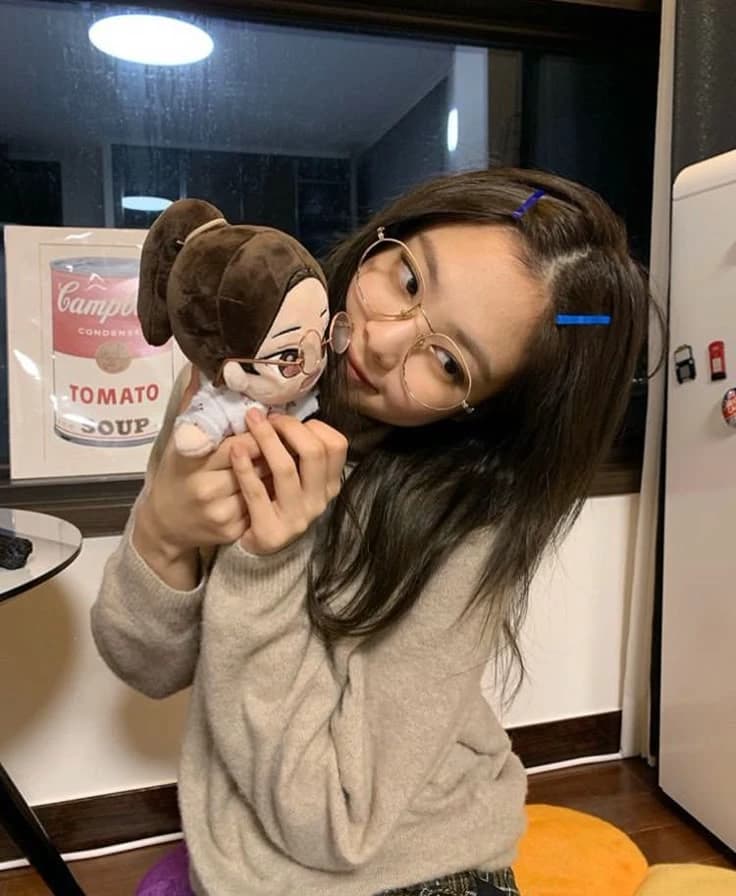Jennie thumbnail