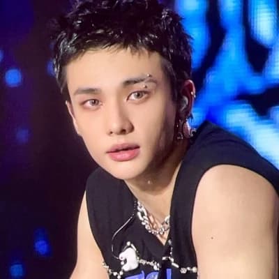 Hwang Hyunjin thumbnail
