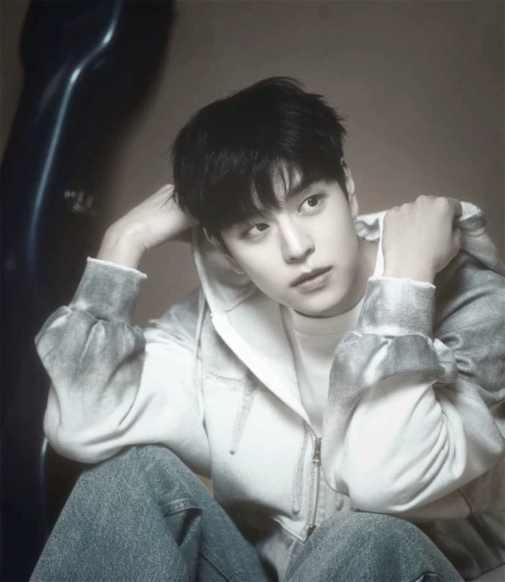 Kim seungmin thumbnail