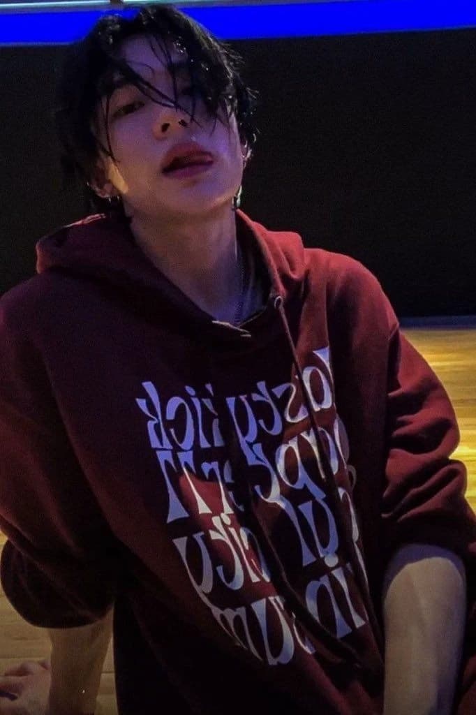 Hwang Hyunjin thumbnail
