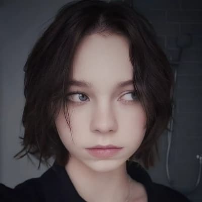 Emma Myers thumbnail