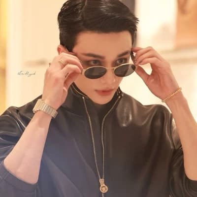 Hwang Hyunjin thumbnail
