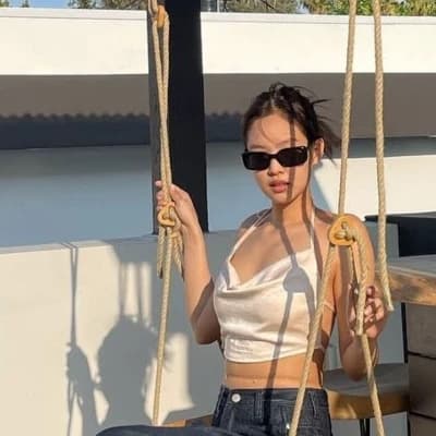 Jennie thumbnail