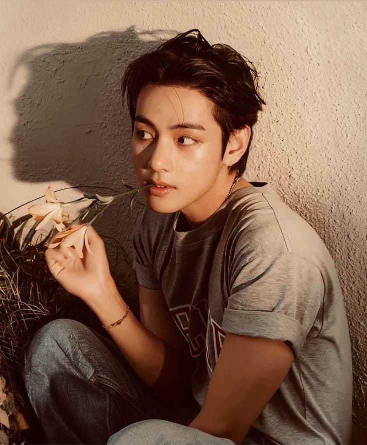 Kim Taehyung thumbnail