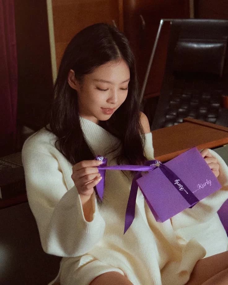 Jennie thumbnail