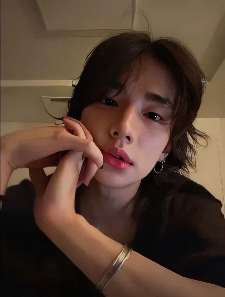 Hwang hyunjin thumbnail