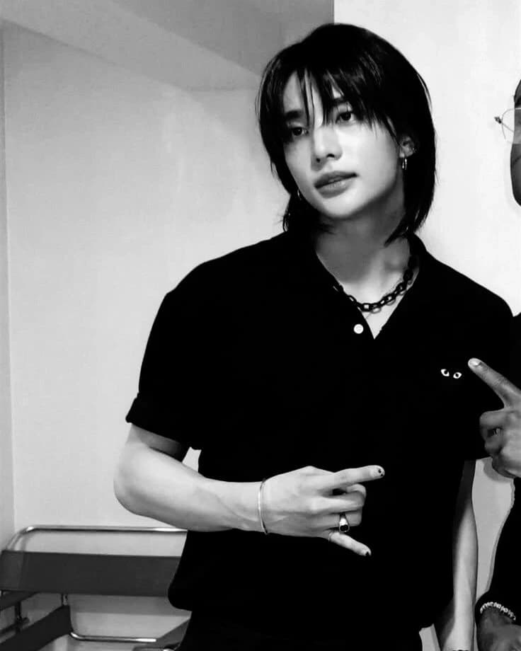 Hwang Hyunjin thumbnail
