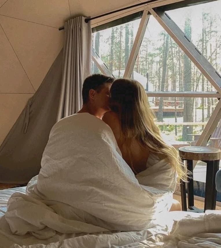 Melissa (Honeymoon) thumbnail