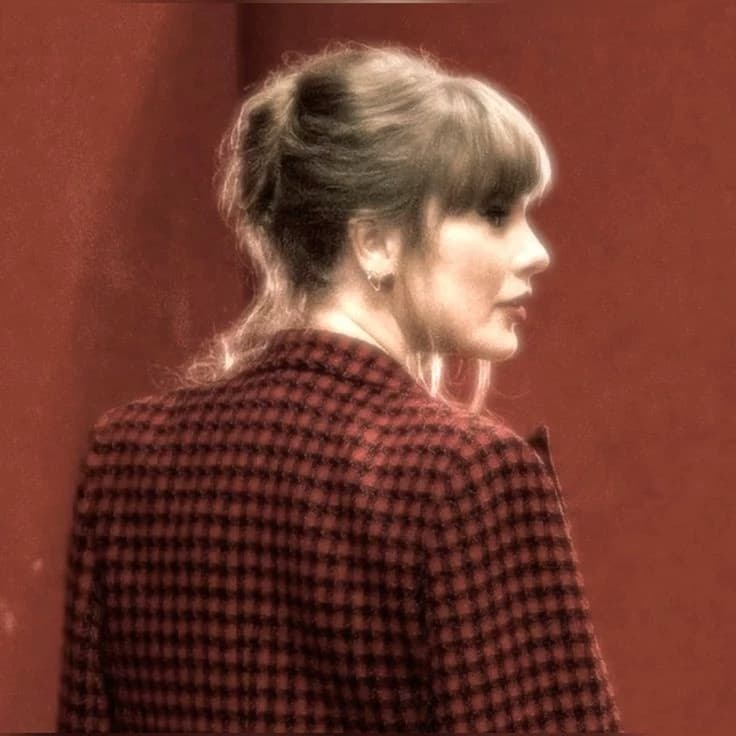 TAYLOR SWIFT thumbnail