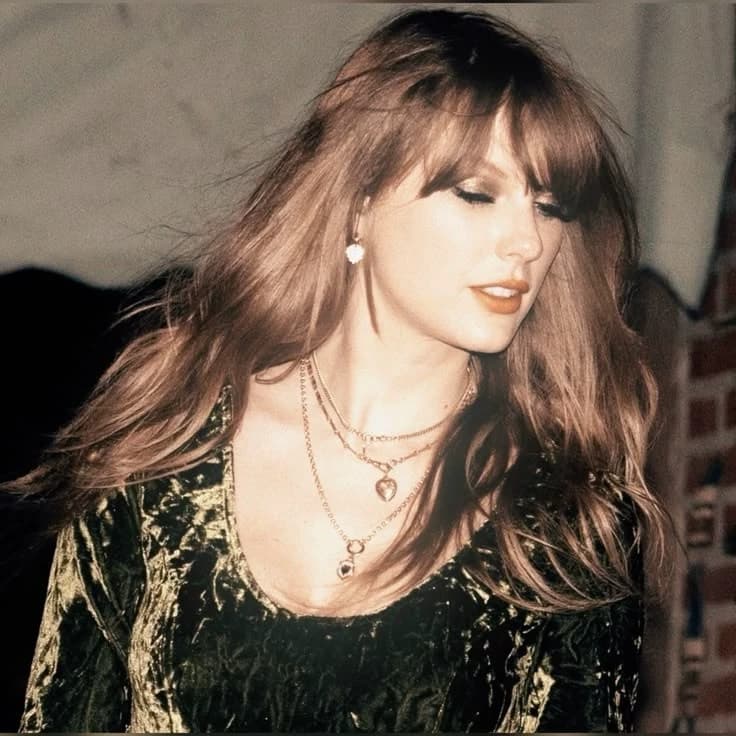 TAYLOR SWIFT  thumbnail