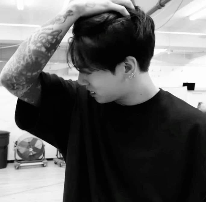 jungkook thumbnail