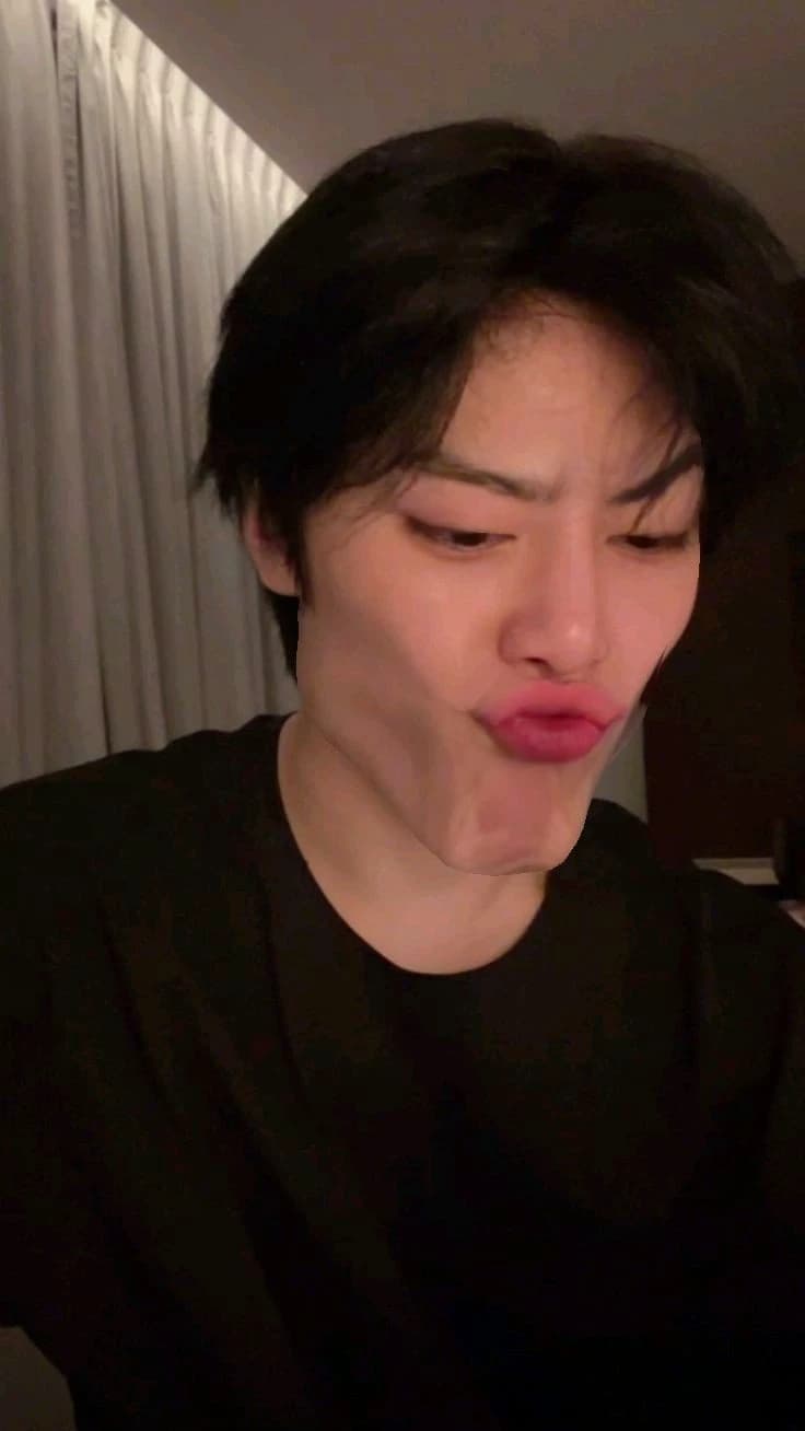 Straykids thumbnail