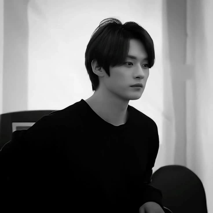 lee know thumbnail