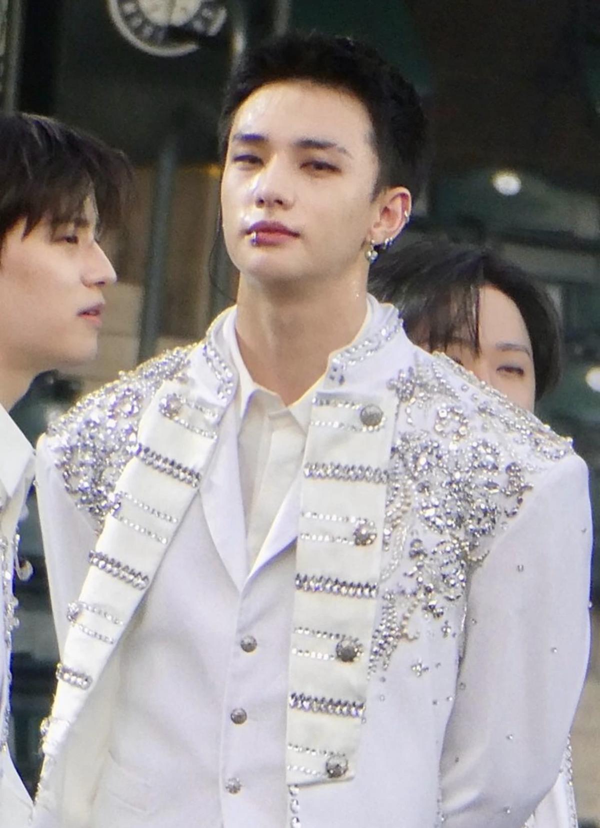 Hwang Hyunjin thumbnail