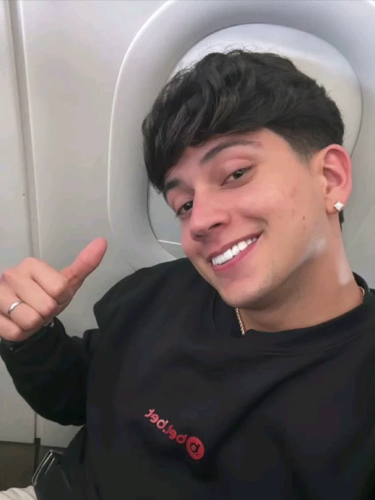 *   Leo Rocket 🚀 - thumbnail
