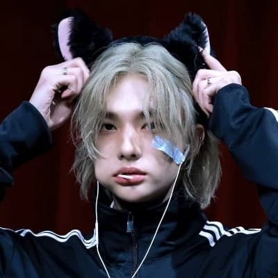 Hwang Hyunjin thumbnail