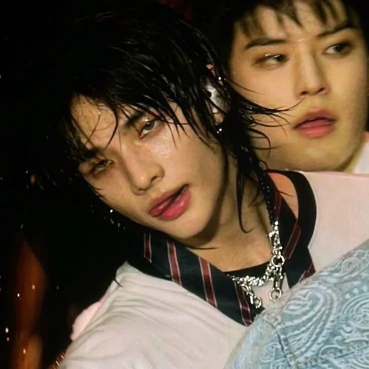 hyunjin thumbnail