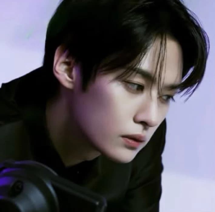 Lee Know/ bad boy thumbnail