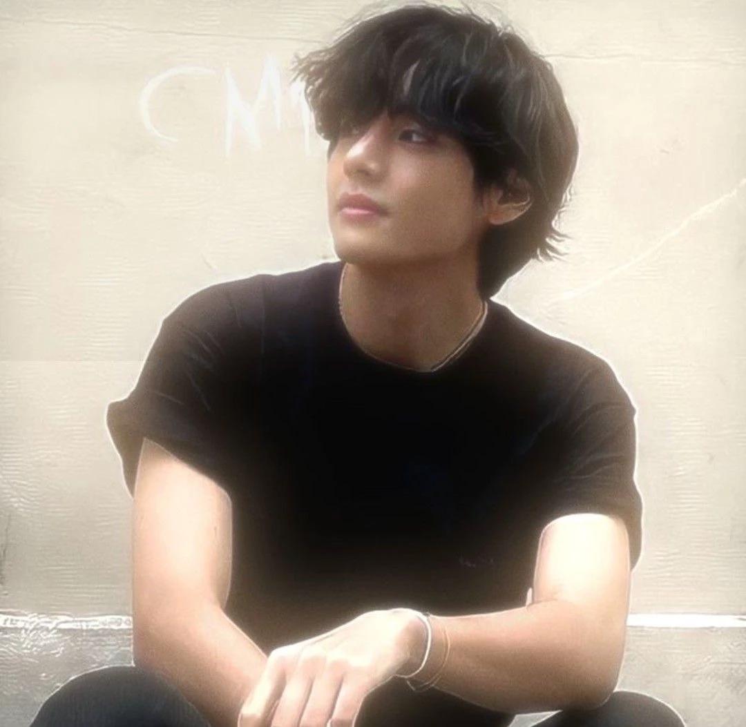 Kim Taehyung thumbnail