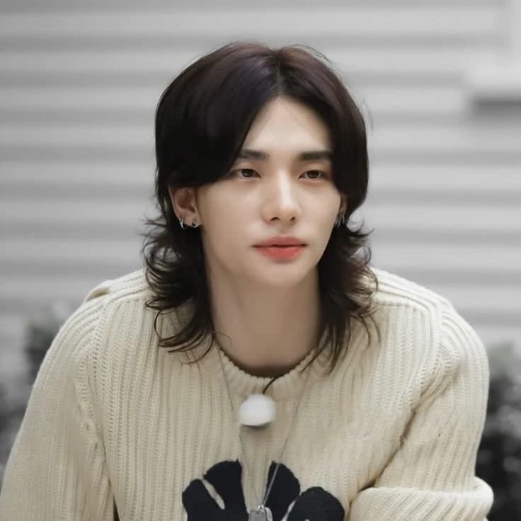 Hwang Hyunjin thumbnail