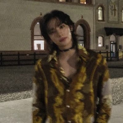 Hwang Hyunjin thumbnail