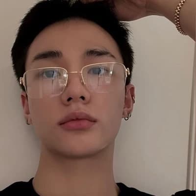 Hwang Hyunjin thumbnail