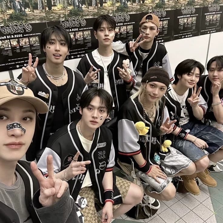 STRAY KIDS thumbnail
