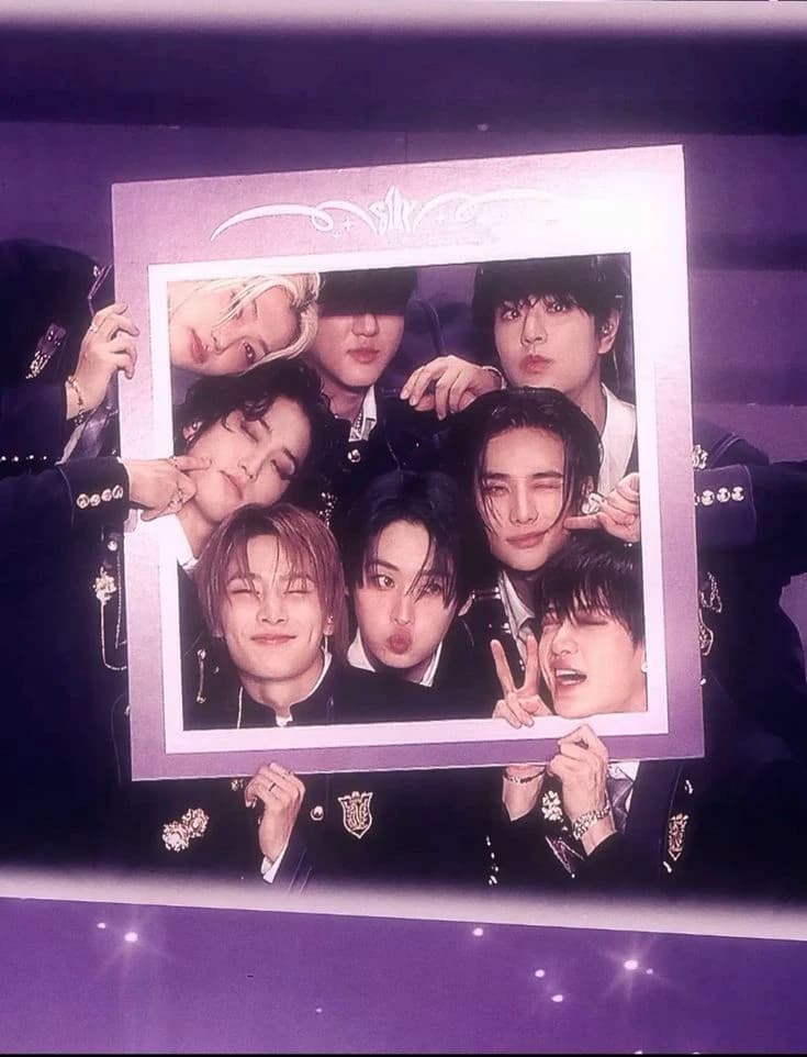 Stray kids thumbnail