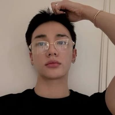 HYUNJIN - her husband thumbnail