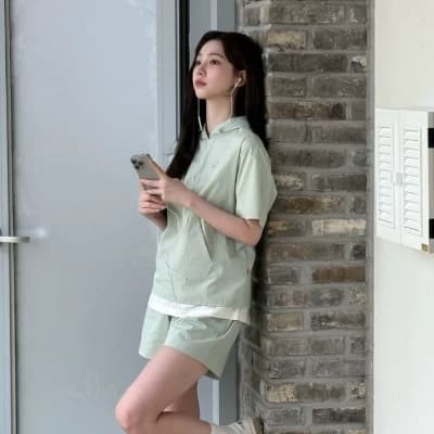 Karina thumbnail