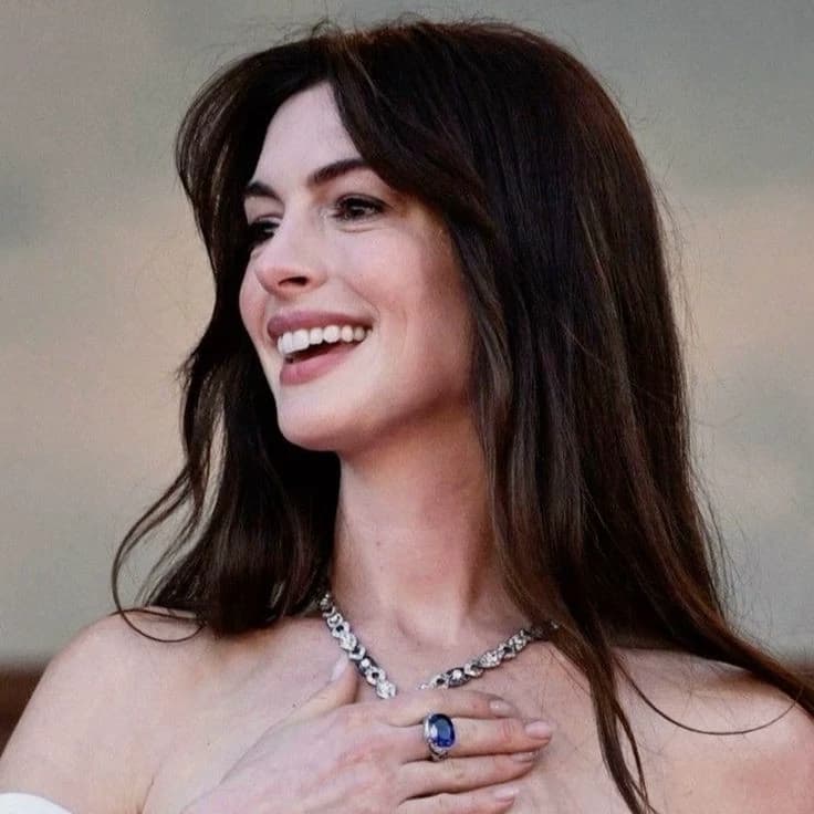 Anne Hathaway thumbnail