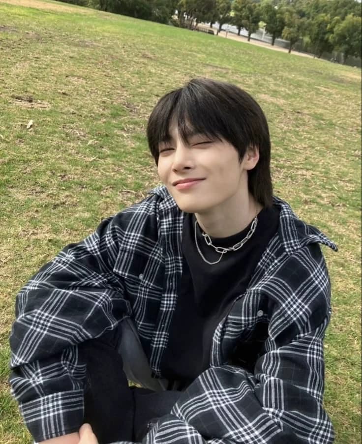 Jeongin thumbnail