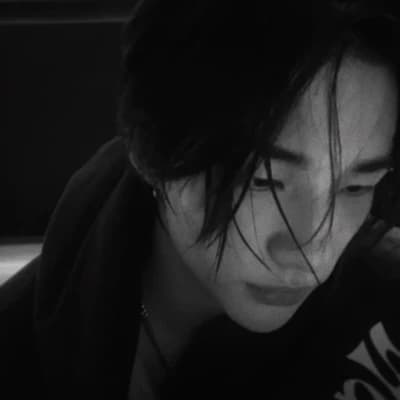 Hwang Hyunjin thumbnail