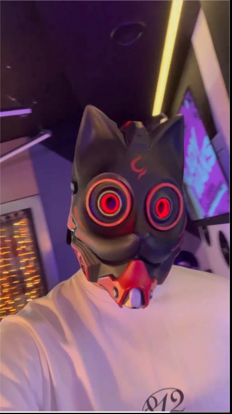 Han of M.E.O.W thumbnail