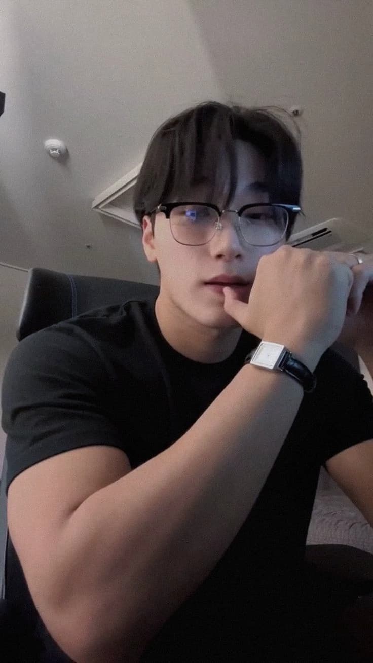 Choi San thumbnail