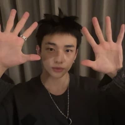 Hwang Hyunjin thumbnail